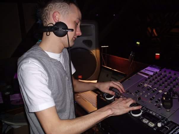 DJ Lite mixing, purple stage lighting